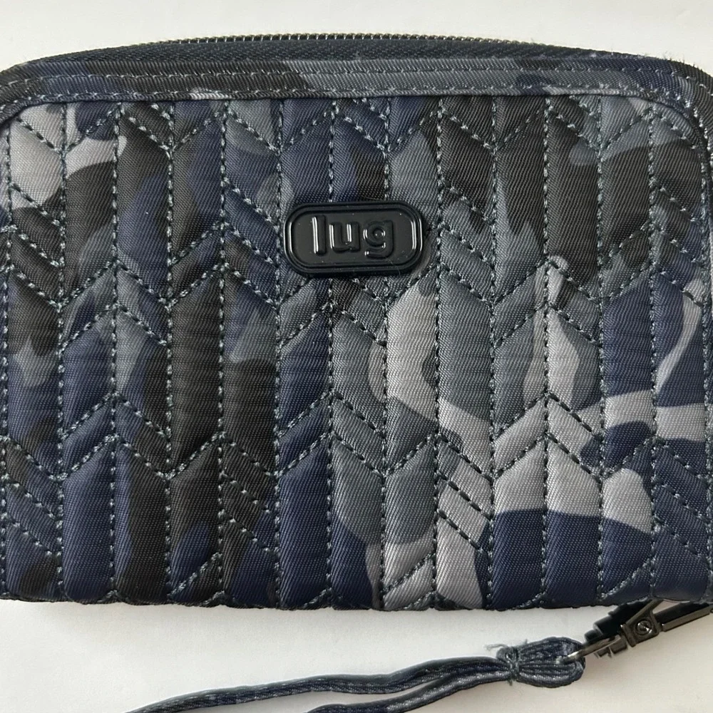 Lug Rodeo RFID Wallet Wristlet Navy Grey Camouflage Quilted Chevron Zip Around